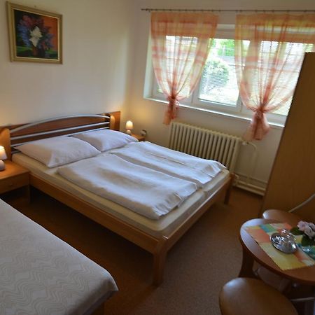 Privat Marika Nova Lesna Exterior foto