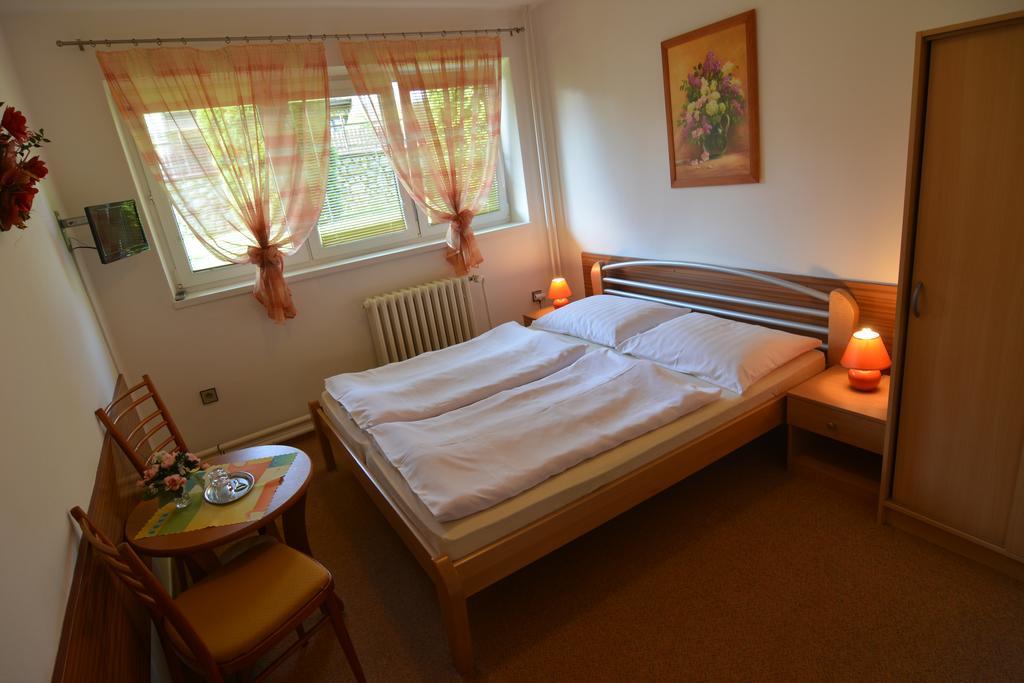 Privat Marika Nova Lesna Exterior foto