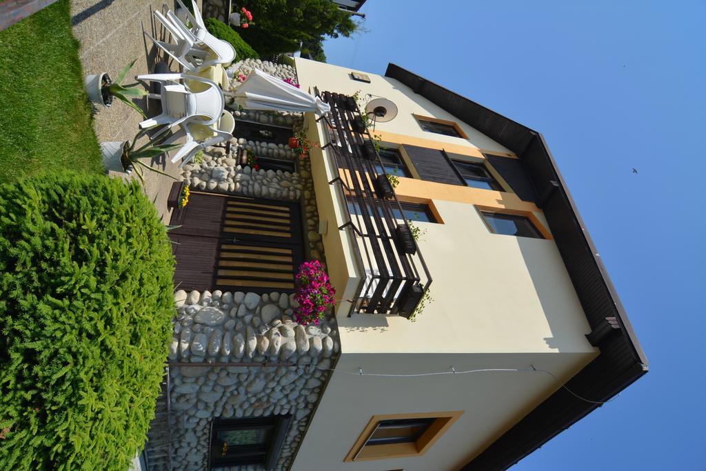 Privat Marika Nova Lesna Exterior foto